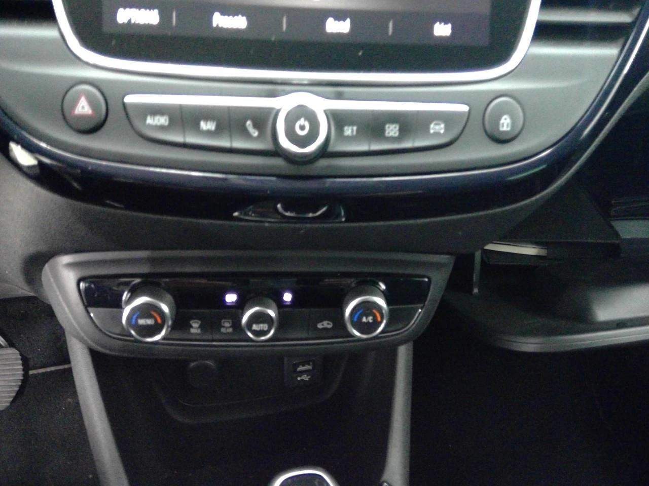 Opel Crossland X 1.2 Edition, снимка 8 - Автомобили и джипове - 54288703