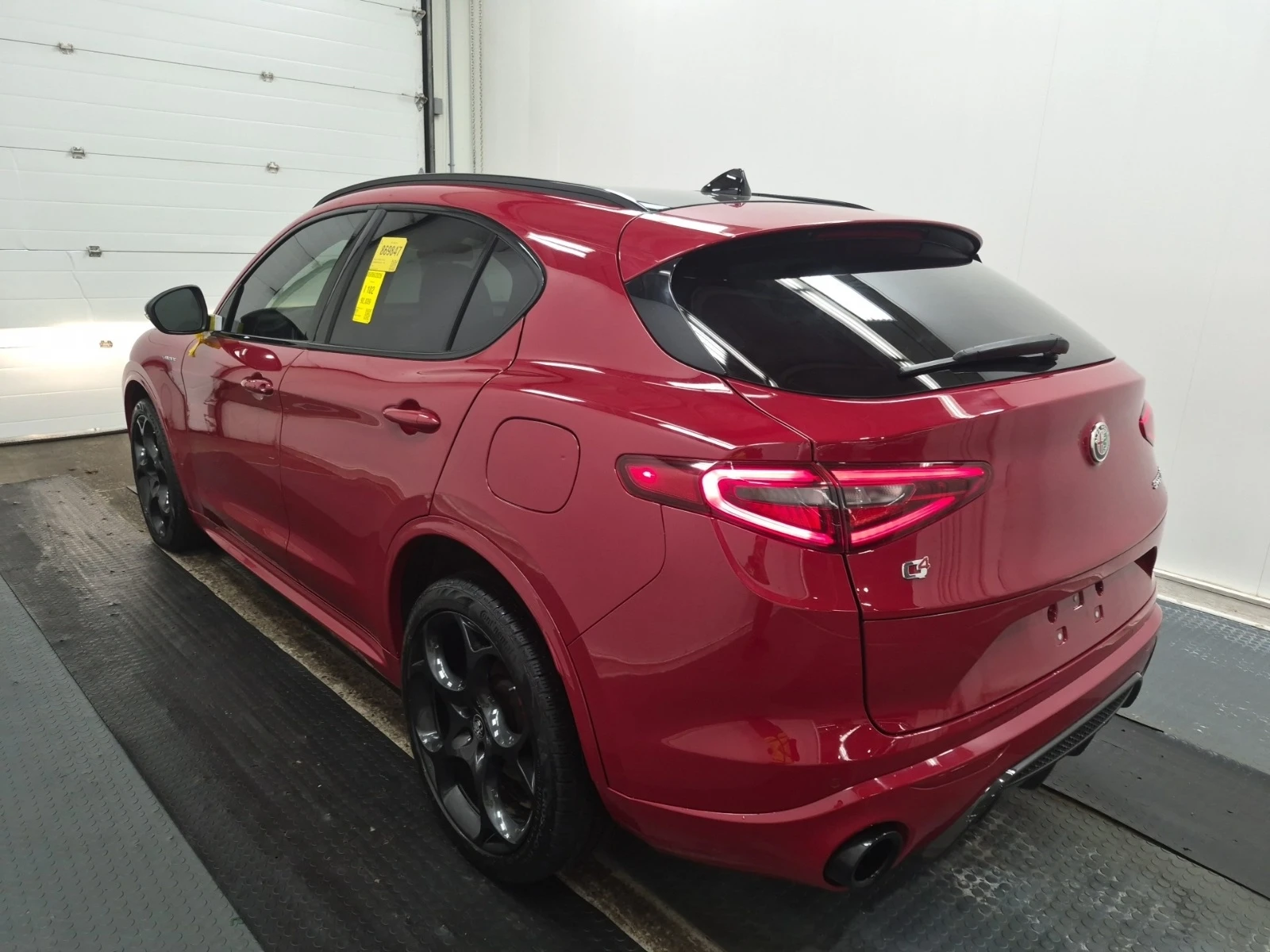 Alfa Romeo Stelvio VELOCE * 1 СОБСТВЕНИК * CARFAX * , снимка 4 - Автомобили и джипове - 54683575