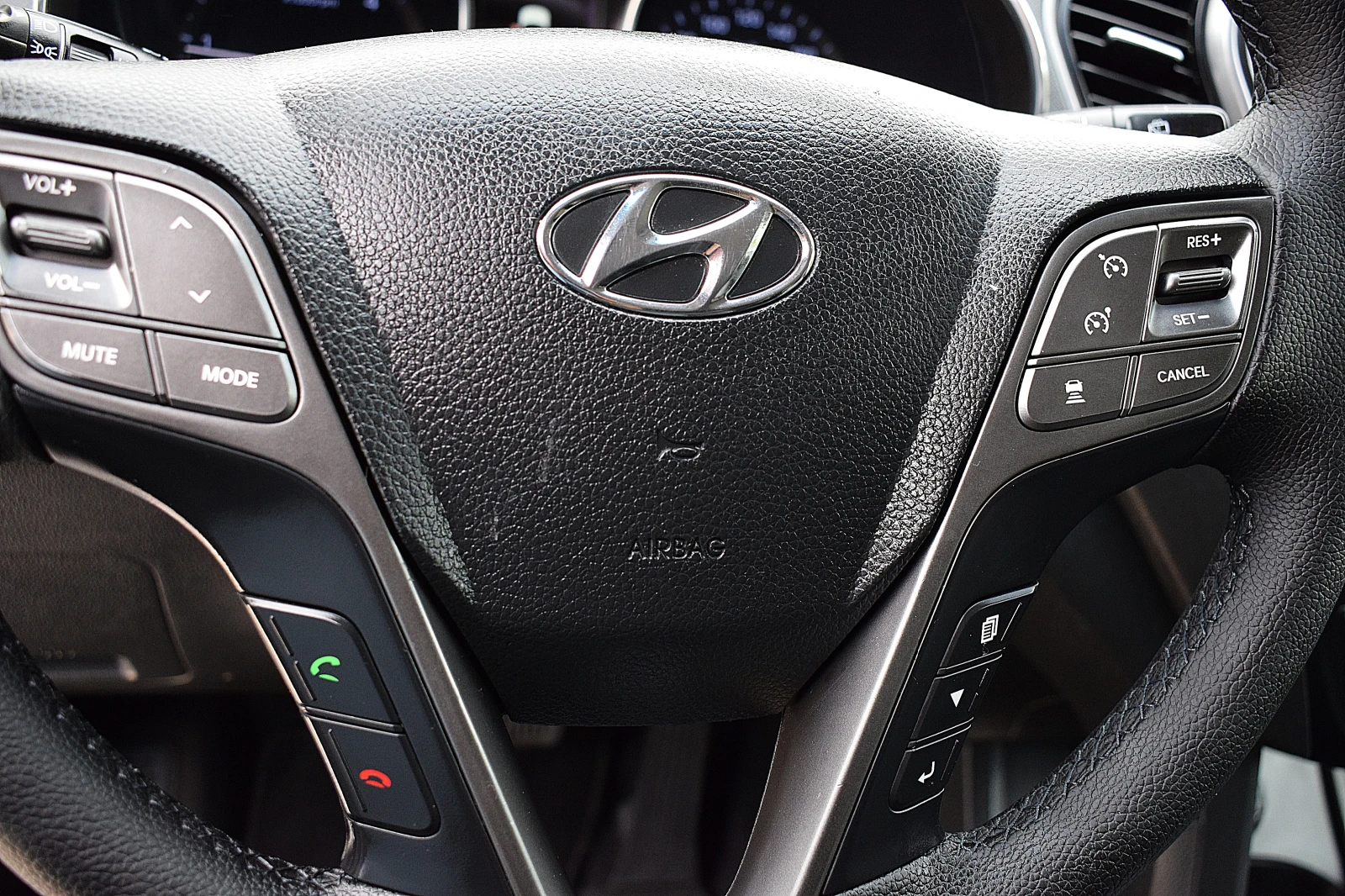Hyundai Santa fe 2.2ШВЕЙЦАРИЯ-7МЕСТА/ДИСТРОНИК/КОЖА/НАВИ/LANE ASSIS, снимка 10 - Автомобили и джипове - 55317777