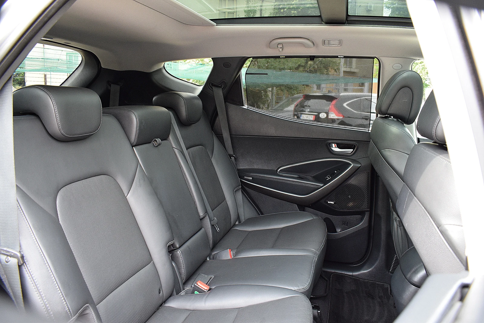 Hyundai Santa fe 2.2ШВЕЙЦАРИЯ-7МЕСТА/ДИСТРОНИК/КОЖА/НАВИ/LANE ASSIS, снимка 15 - Автомобили и джипове - 55317777
