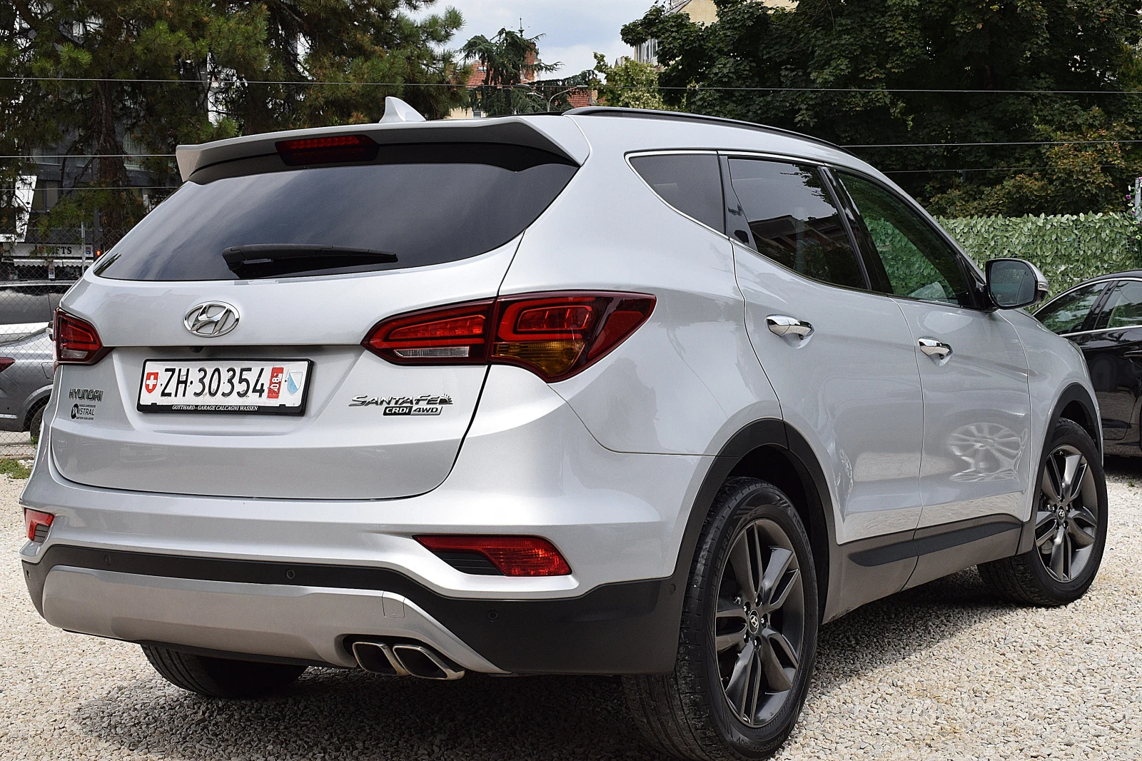 Hyundai Santa fe 2.2ШВЕЙЦАРИЯ-7МЕСТА/ДИСТРОНИК/КОЖА/НАВИ/LANE ASSIS, снимка 4 - Автомобили и джипове - 55317777
