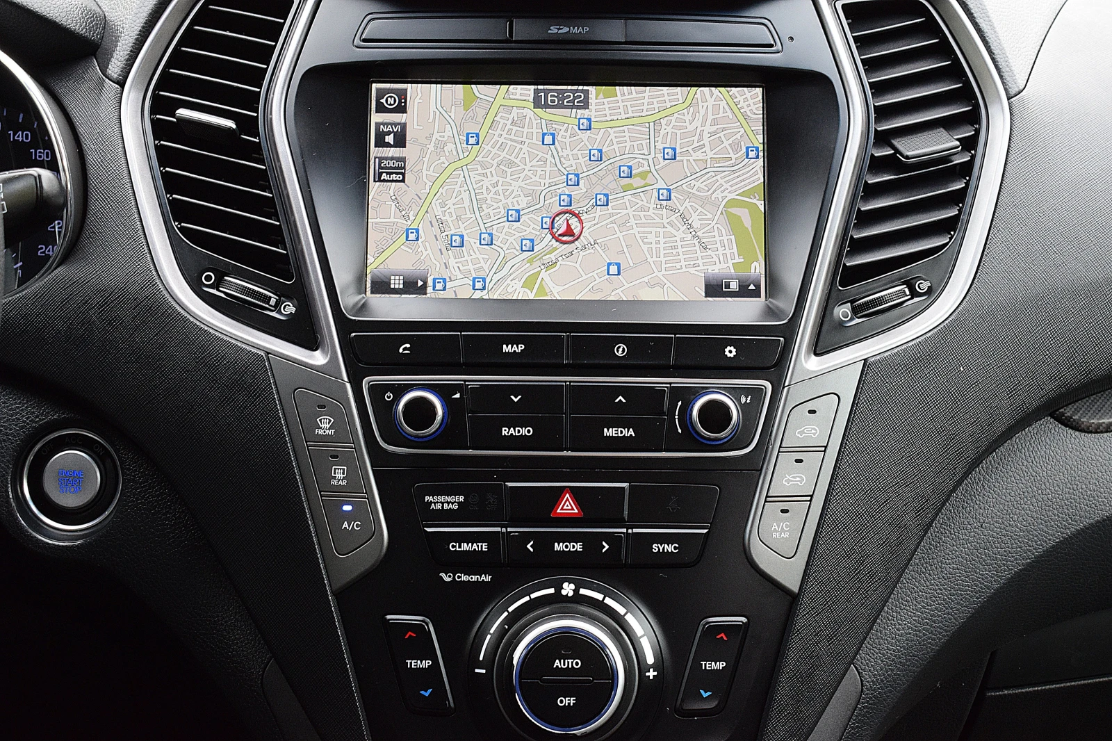 Hyundai Santa fe 2.2ШВЕЙЦАРИЯ-7МЕСТА/ДИСТРОНИК/КОЖА/НАВИ/LANE ASSIS, снимка 11 - Автомобили и джипове - 55317777