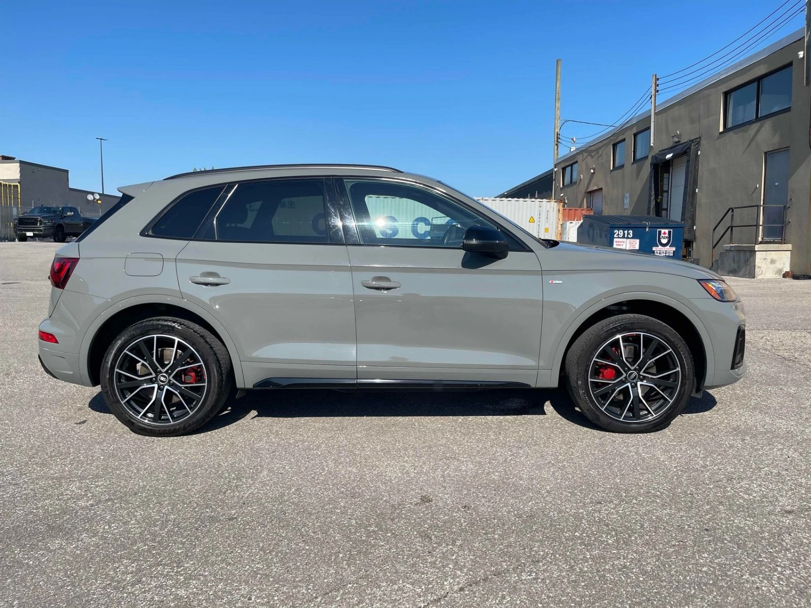 Audi Q5 SLINE* DISTRONIC* 360* М.ТОЧКА* ПОДГРЕВ, снимка 4 - Автомобили и джипове - 55572152