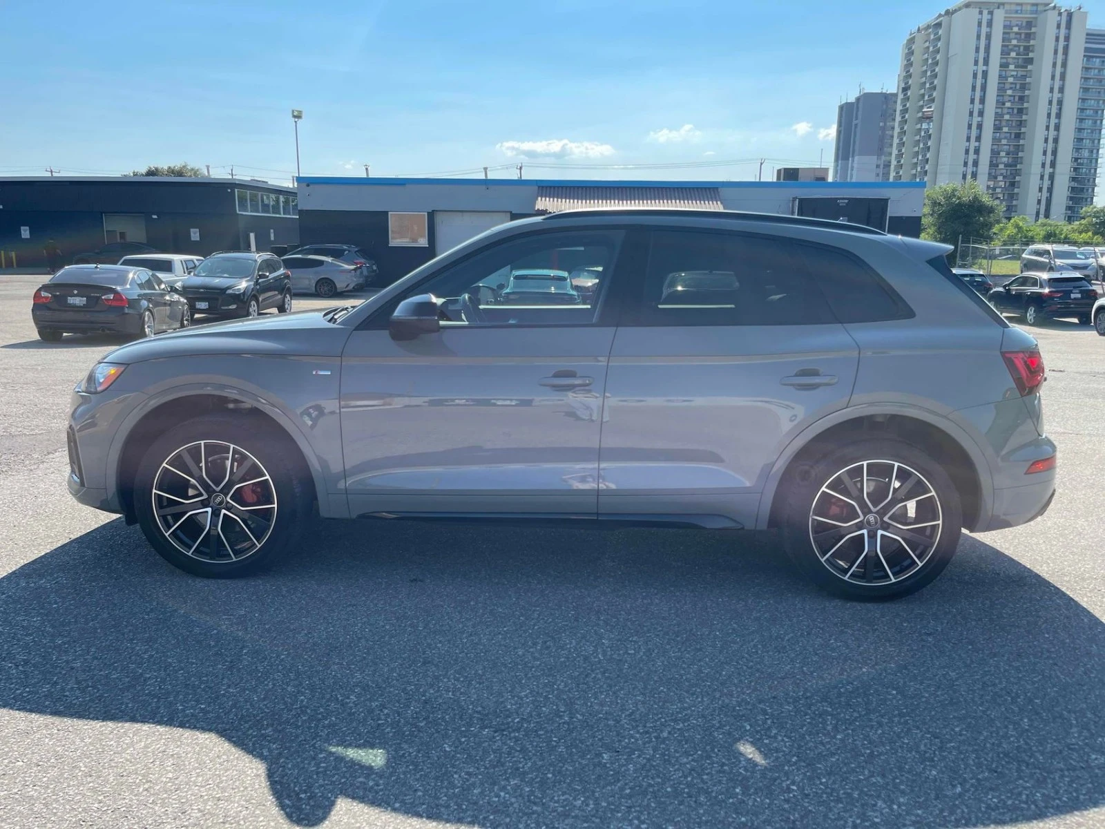 Audi Q5 SLINE* DISTRONIC* 360* М.ТОЧКА* ПОДГРЕВ, снимка 3 - Автомобили и джипове - 55572152