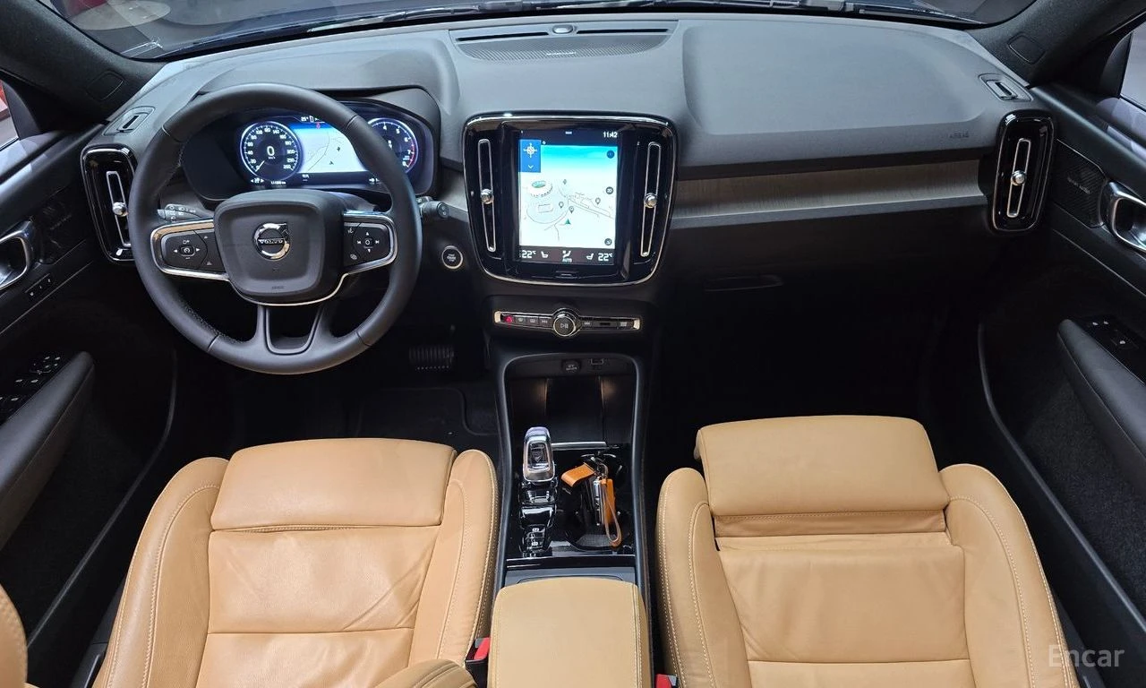 Volvo XC40 INSCRIPTION* ДИГИТАЛНО* ТАБЛО* ПОДГРЕВ* САМОПАРКИР, снимка 6 - Автомобили и джипове - 56076383
