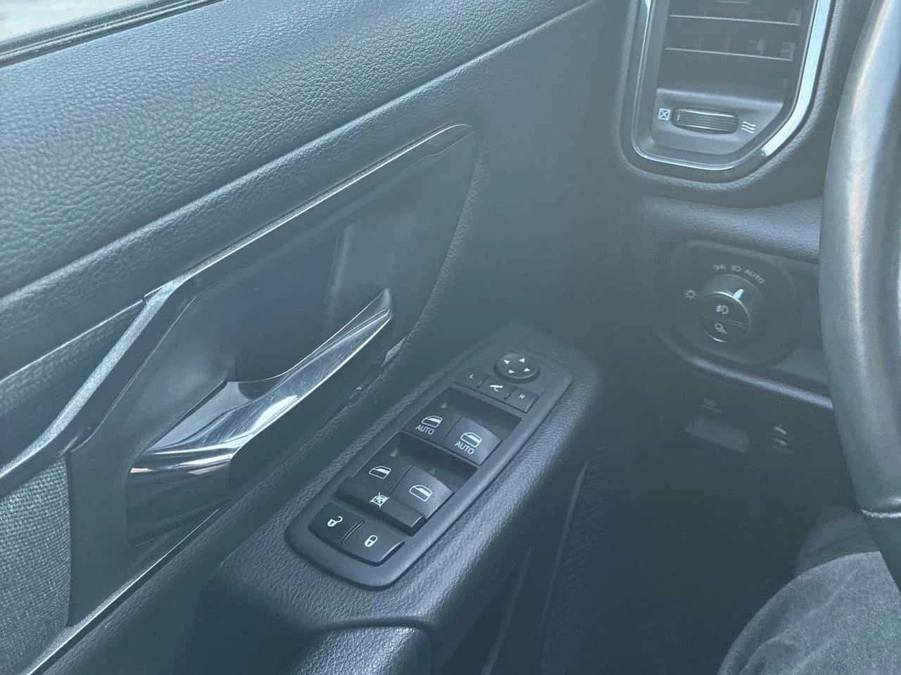 Dodge RAM 1500 * Big Horn * CARFAX * ����� �� ����������� | Mobile.bg � ����������� 10
