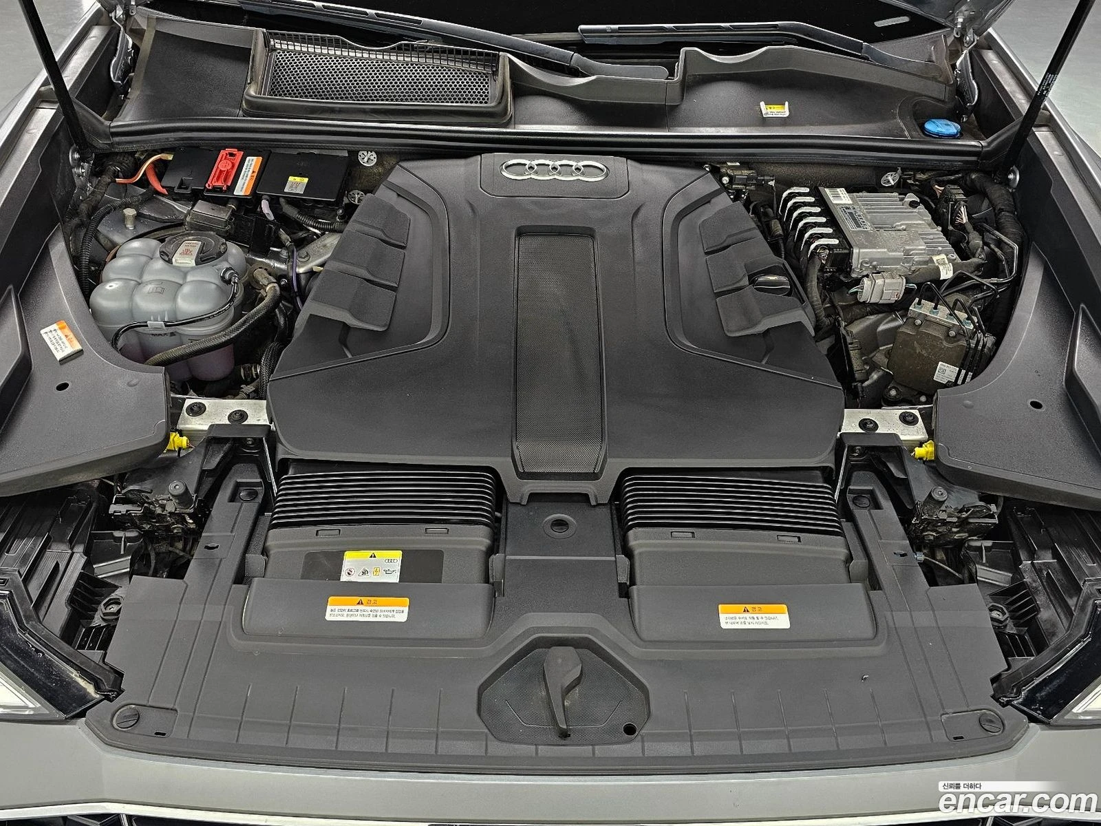 Audi Q8 50 TDI Quattro Premium, снимка 5 - Автомобили и джипове - 56741387