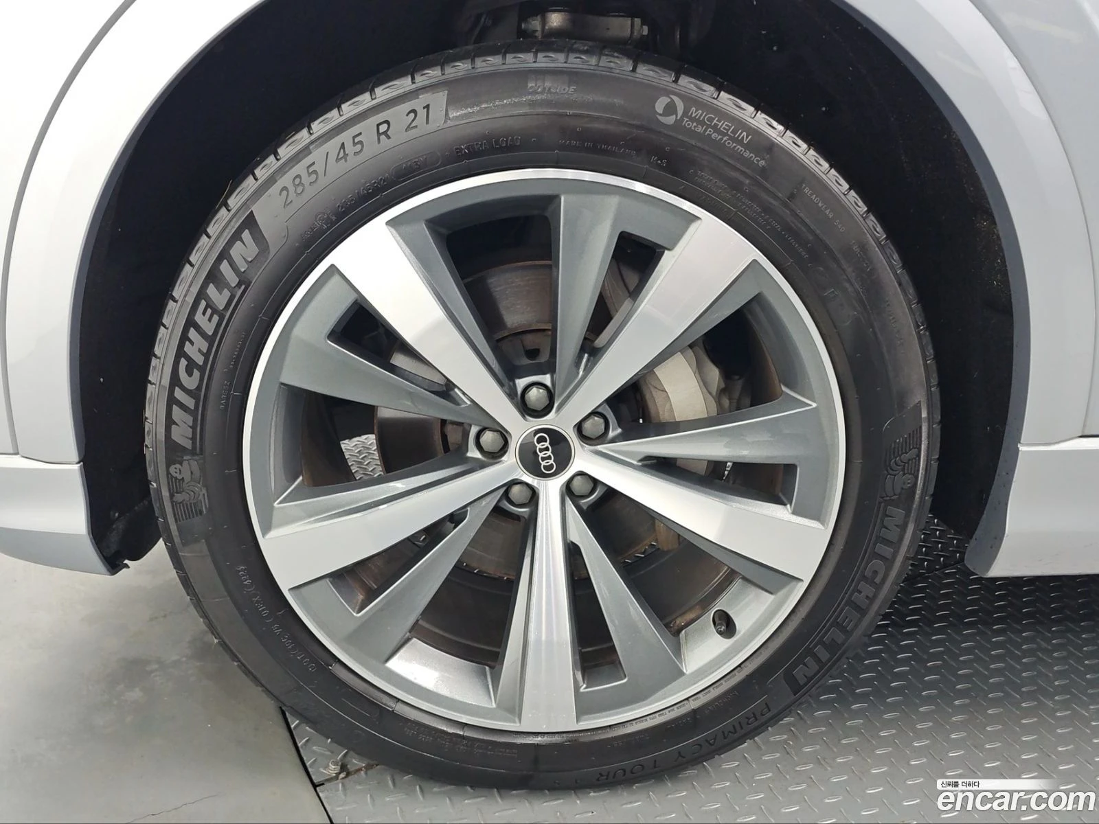 Audi Q8 50 TDI Quattro Premium, снимка 4 - Автомобили и джипове - 56741387