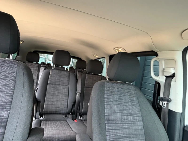 Mercedes-Benz Vito 41 KwH eVito 2019 tourer 8 persons , снимка 13 - Бусове и автобуси - 53499735