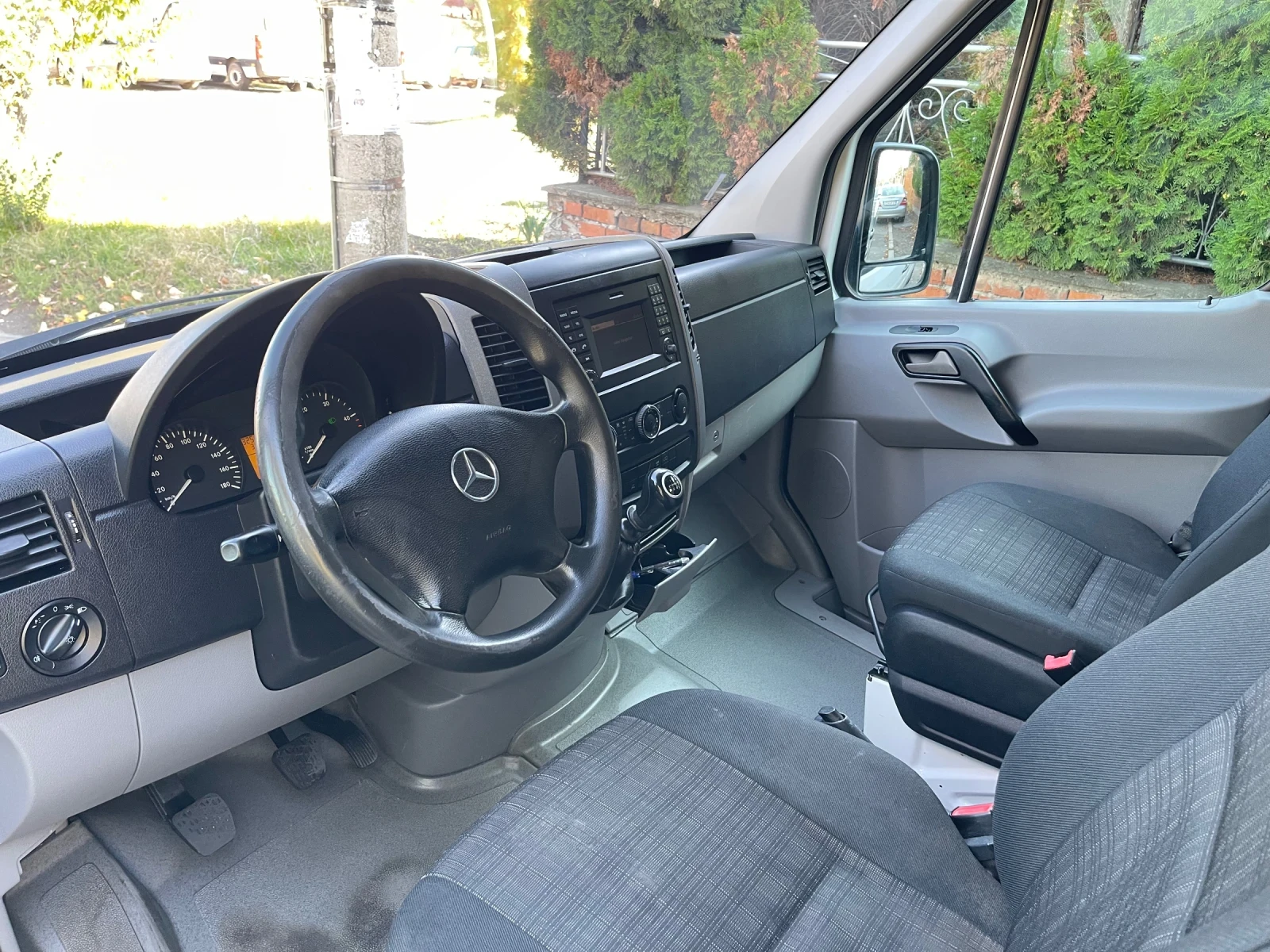 Mercedes-Benz 316 Парктроници / Климатроник - изображение 7