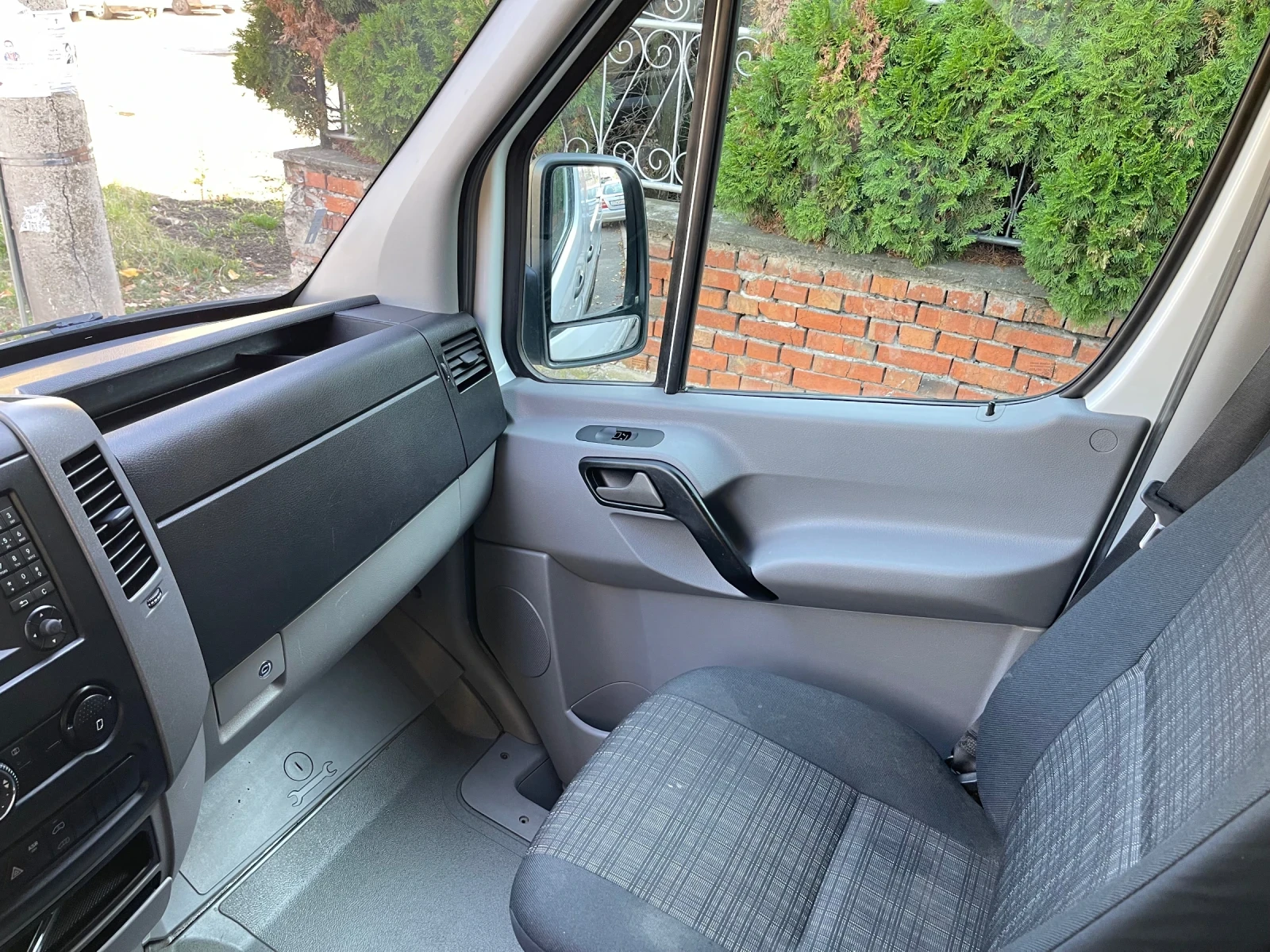 Mercedes-Benz 316 Парктроници / Климатроник - изображение 8