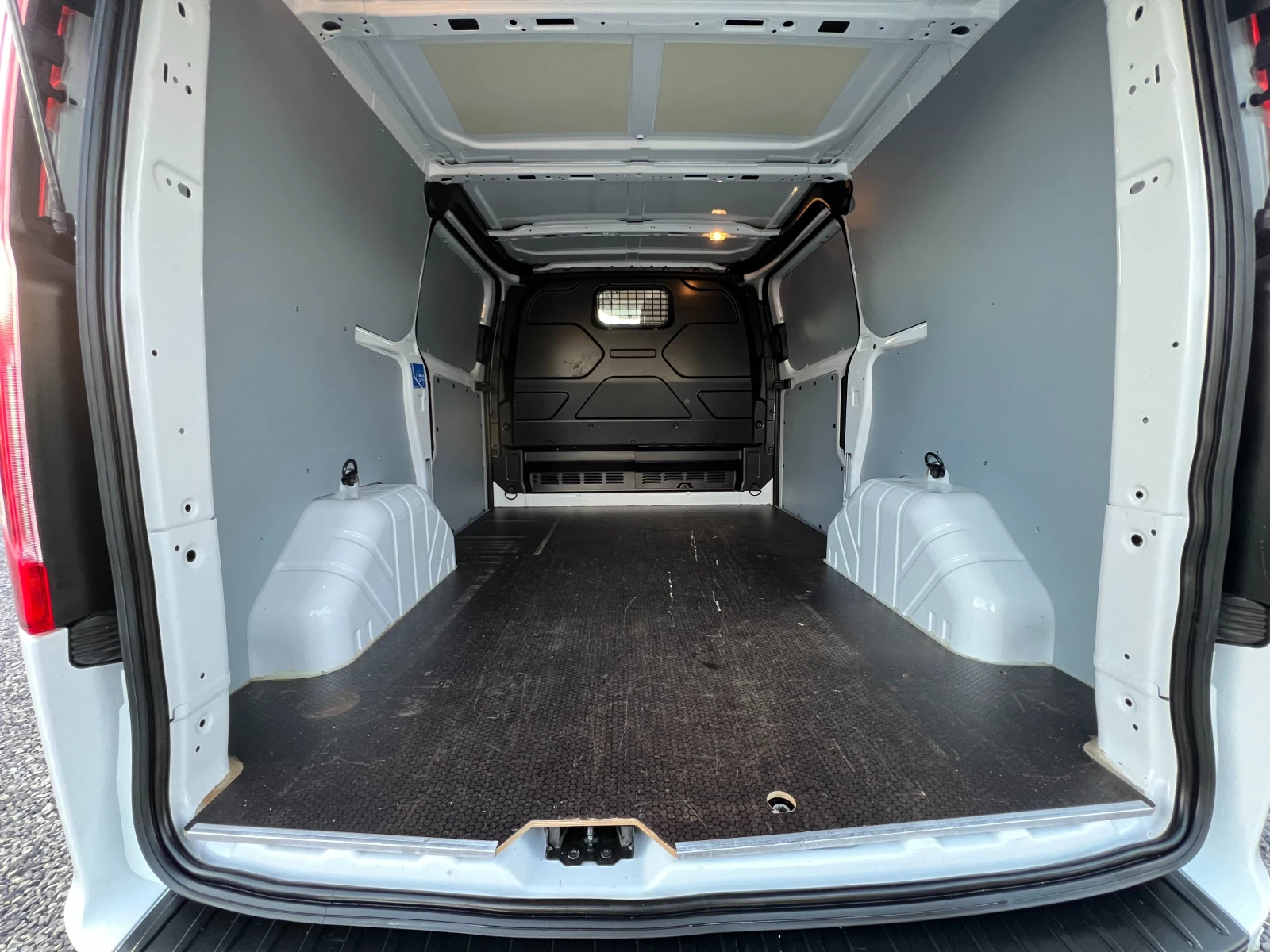 Ford Transit Custom 2.0TDCi ��� ��������� �����/3-������/����. ������� | Mobile.bg � ����������� 10
