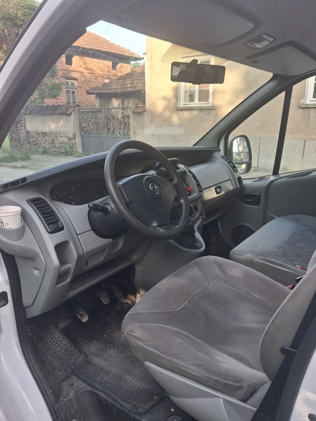 Opel Vivaro 1.9 CDTI - MAXI Дълга база - Реални км!, снимка 3 - Бусове и автобуси - 54496634