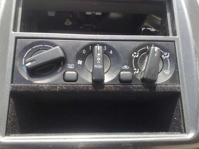 управление климатик,климатроник за Мицубиши Спейс Стар 1.3и 