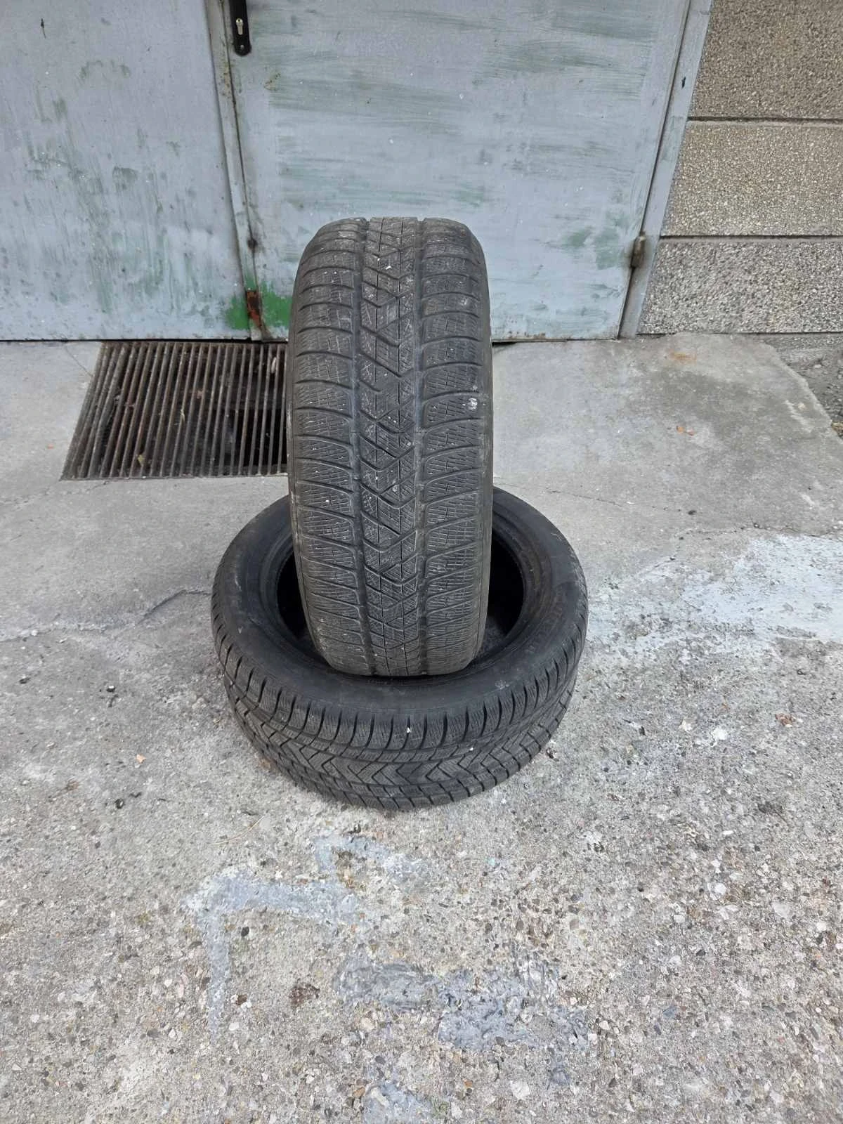 Гуми Зимни 255/50R19, снимка 6 - Гуми и джанти - 55620331