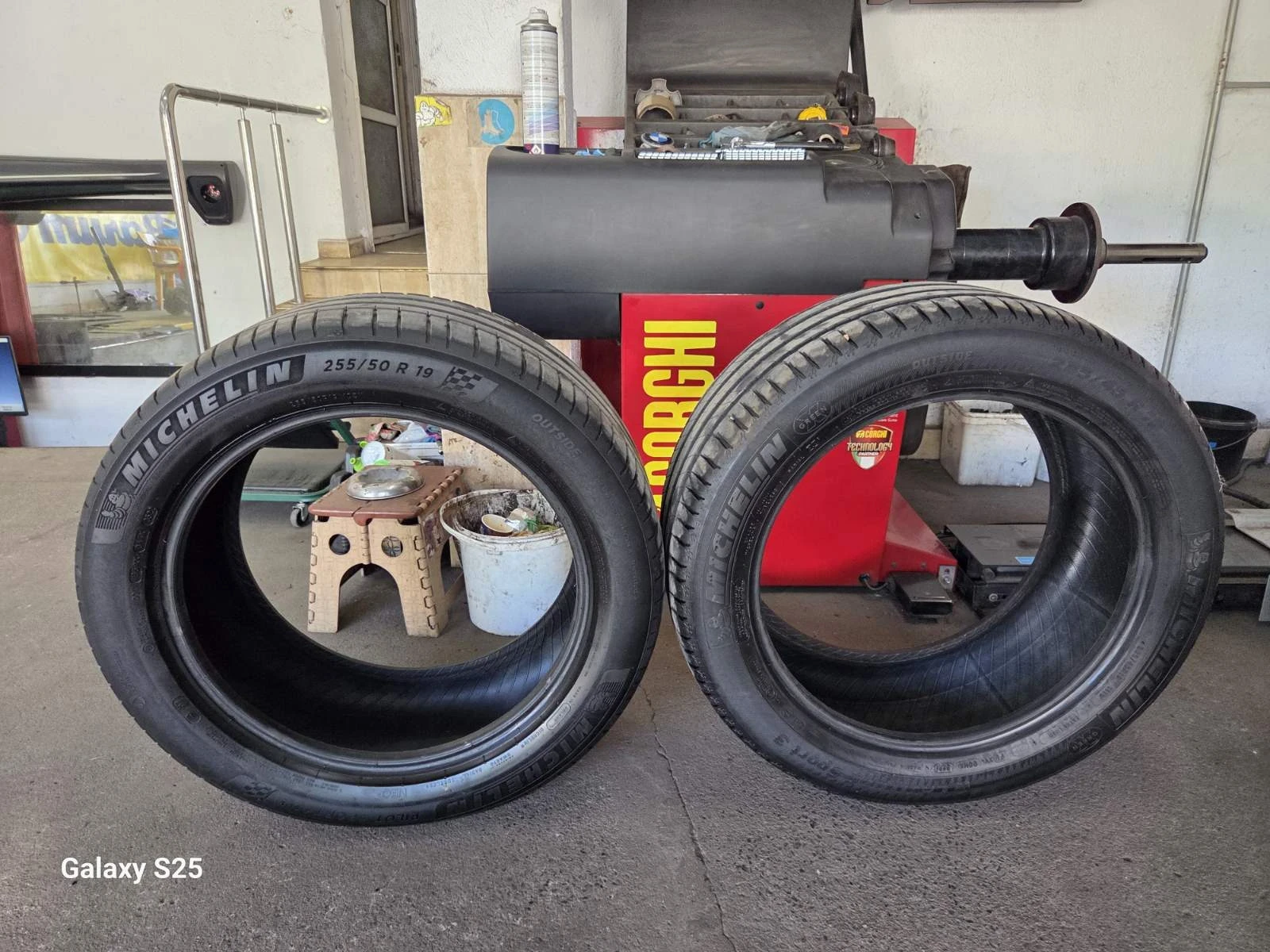 Гуми Летни 255/50R19, снимка 2 - Гуми и джанти - 55620331