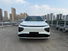������ Xpeng G9