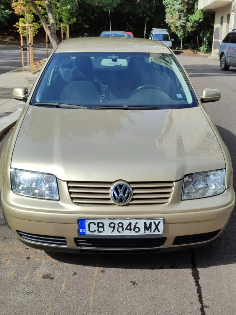 VW Bora 2.0i, снимка 1 - Автомобили и джипове - 47365245