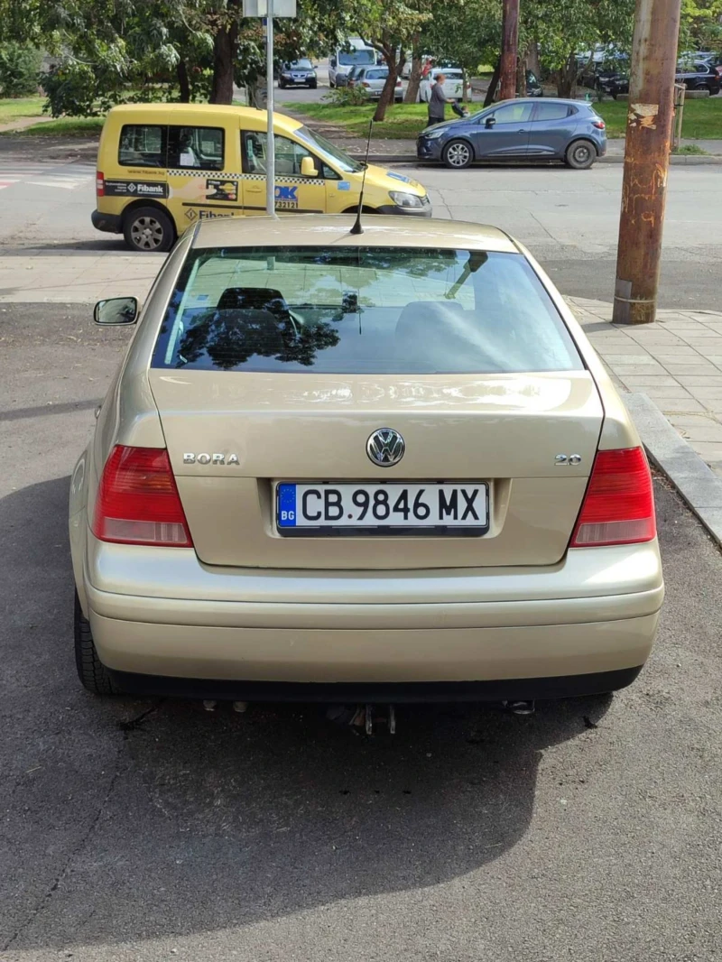 VW Bora 2.0i, снимка 6 - Автомобили и джипове - 47365245