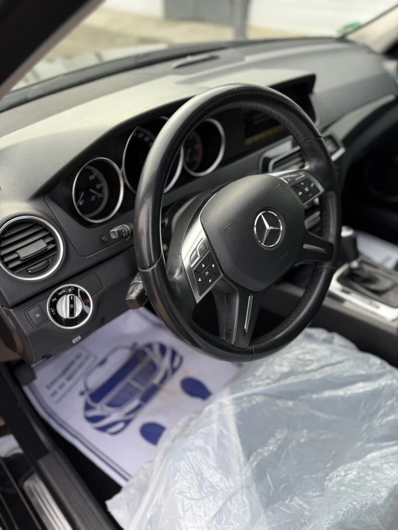 Mercedes-Benz C 220, снимка 14 - Автомобили и джипове - 49592969