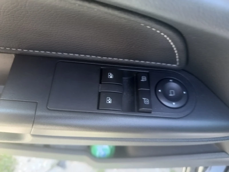 Opel Astra 1.6-116кс СЕДАН, снимка 9 - Автомобили и джипове - 49823904