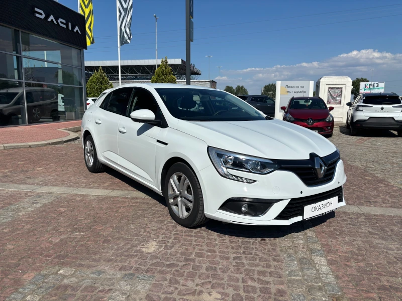 Renault Megane Sedan TCe 140 бензин Stop&Start BVM6, снимка 4 - Автомобили и джипове - 51119092