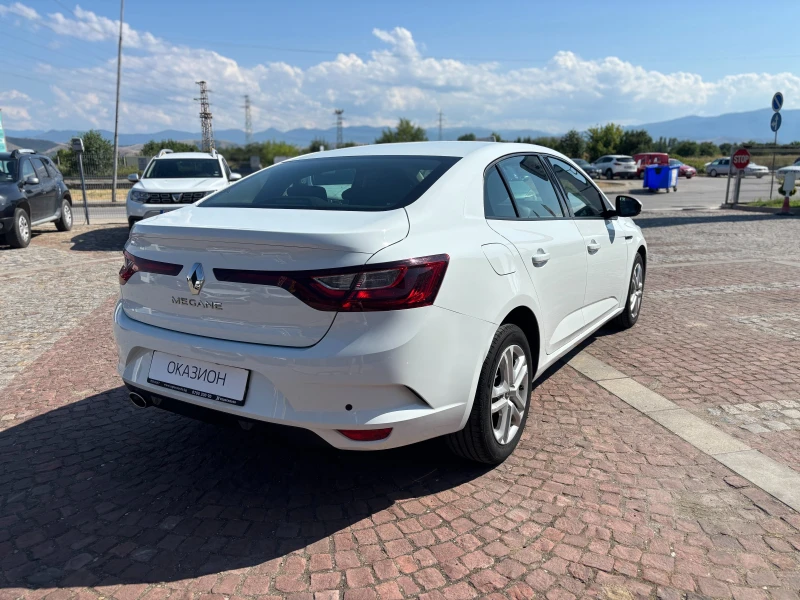 Renault Megane Sedan TCe 140 бензин Stop&Start BVM6, снимка 2 - Автомобили и джипове - 51119092