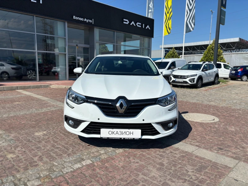 Renault Megane Sedan TCe 140 бензин Stop&Start BVM6, снимка 5 - Автомобили и джипове - 51119092