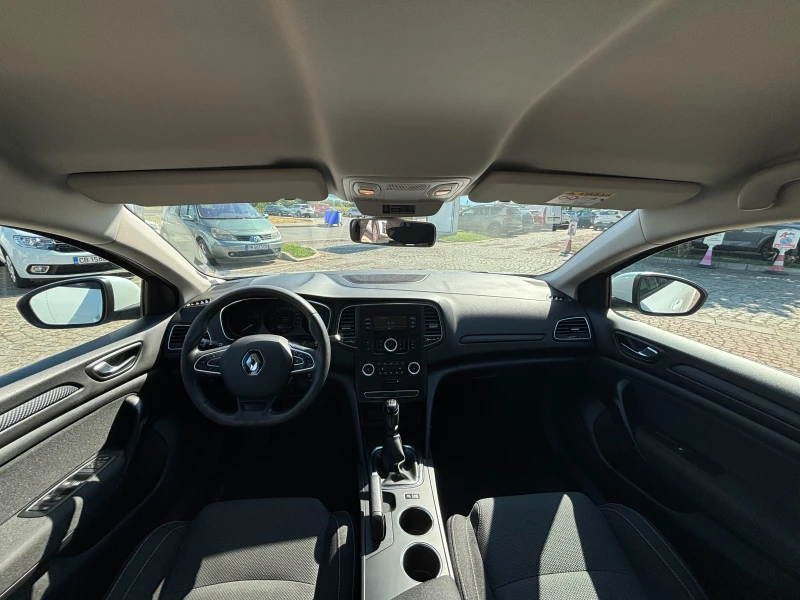 Renault Megane Sedan TCe 140 бензин Stop&Start BVM6, снимка 15 - Автомобили и джипове - 51119092