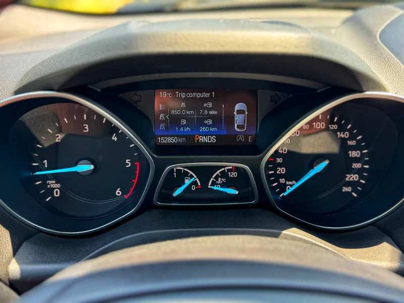 Ford Kuga 2.0 TDci ST-LINE EURO6 НАПЪЛНО ОБСЛУЖЕНА, снимка 13 - Автомобили и джипове - 52669470