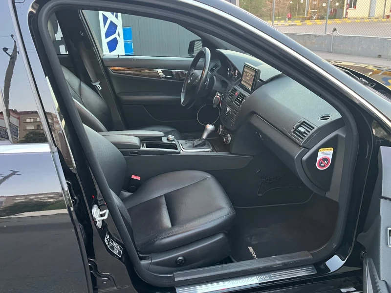 Mercedes-Benz C 350 CDI AMG Kamera, снимка 13 - Автомобили и джипове - 52001732
