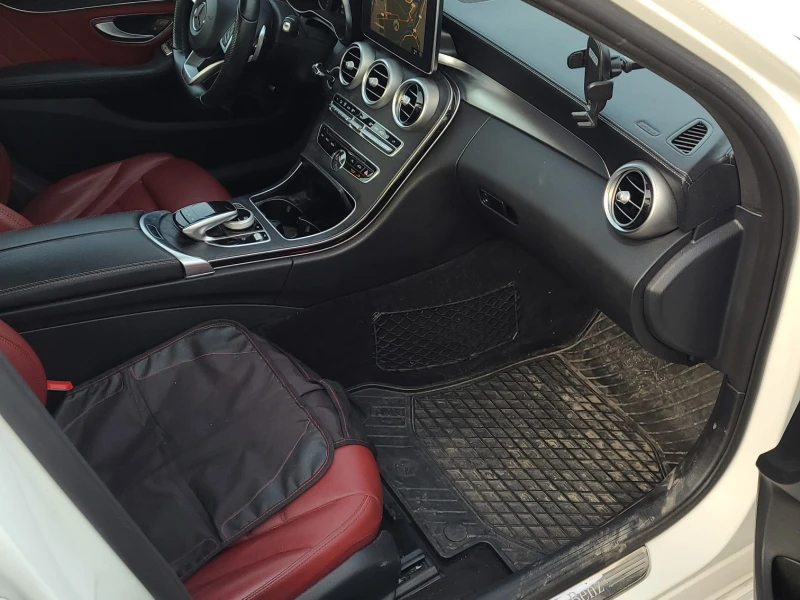 Mercedes-Benz C 300 * * CARFAX * * АВТО КРЕДИТ * * , снимка 13 - Автомобили и джипове - 52937342