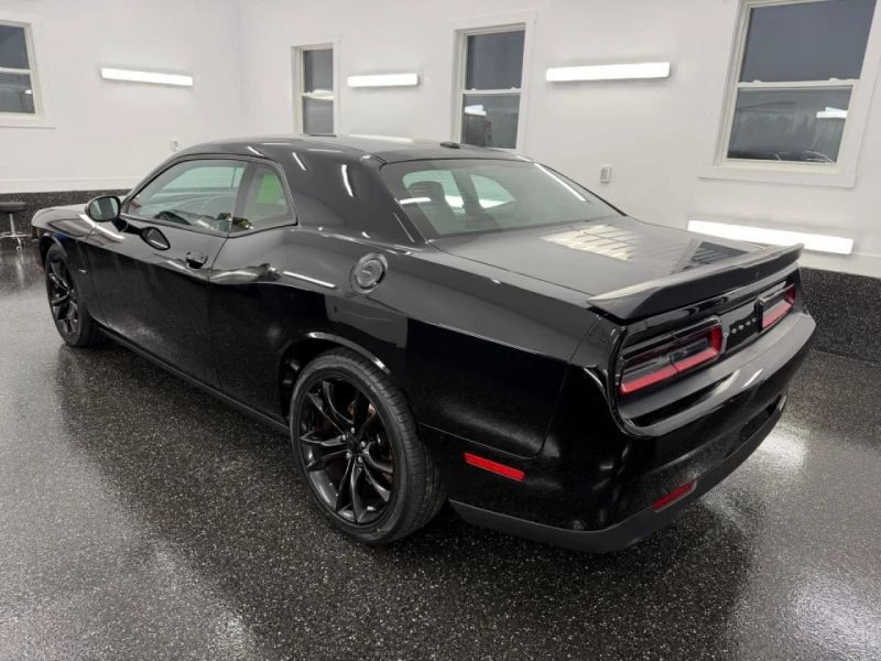 Dodge Challenger R/T* Back cam* Keyless Enter* Performance Brake Pa, снимка 5 - Автомобили и джипове - 53455311
