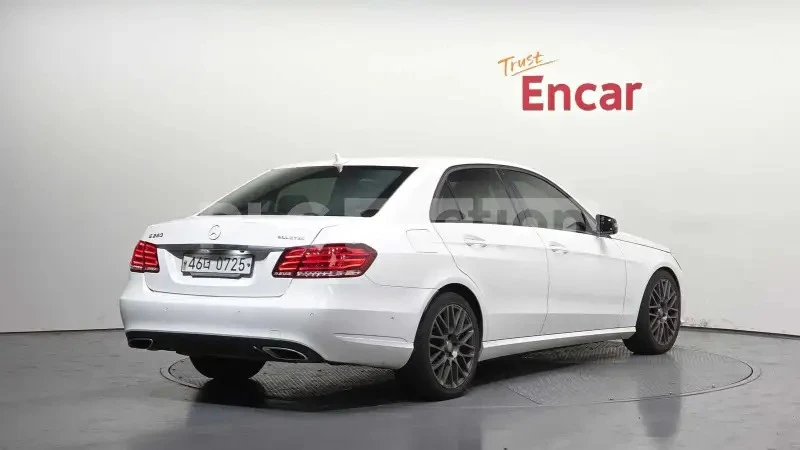 Mercedes-Benz E 220 ШИБИДАХ/ФИКСИРАНА ЦЕНА ДО БГ, снимка 3 - Автомобили и джипове - 54929494