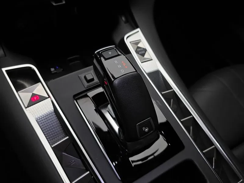 Citroen DS7 CROSSBACK 1.2 PURETECH GRAND CHIC, снимка 9 - Автомобили и джипове - 55704750