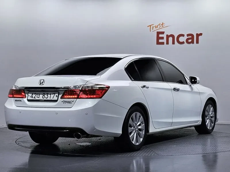 Honda Accord 2.4 9Th Generation, снимка 4 - Автомобили и джипове - 56020422