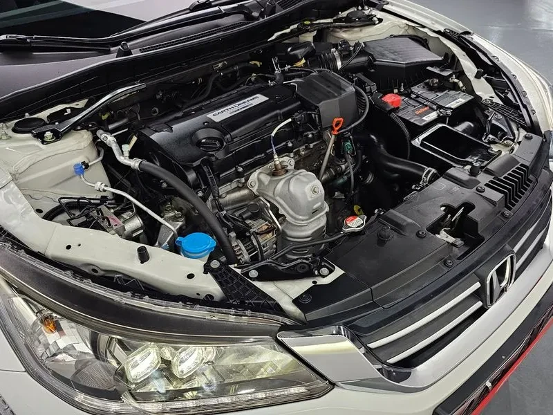 Honda Accord 2.4 9Th Generation, снимка 12 - Автомобили и джипове - 56020422