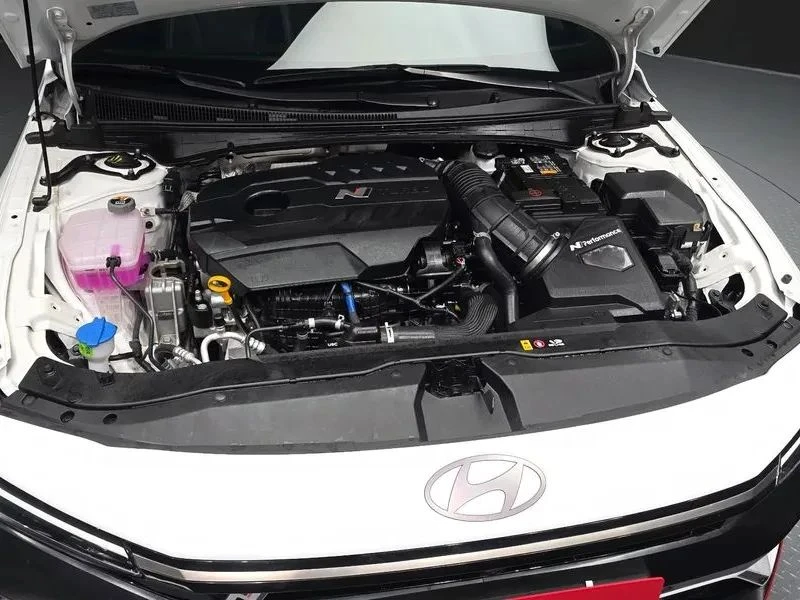 Hyundai Elantra, снимка 5 - Автомобили и джипове - 56724938
