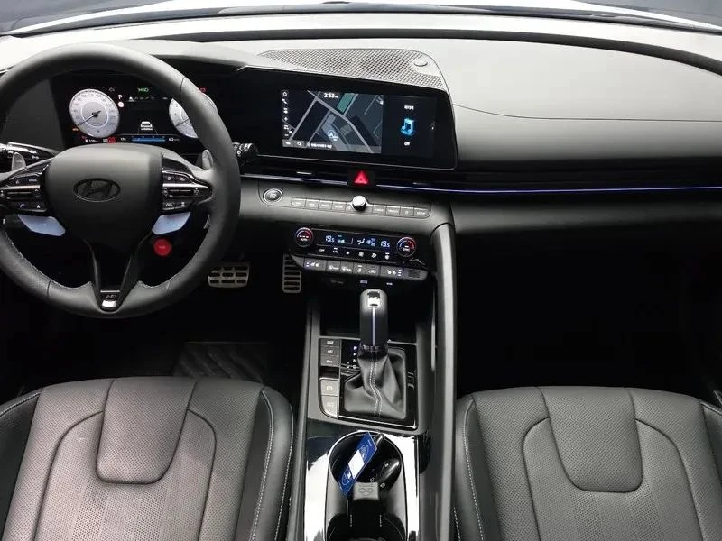 Hyundai Elantra, снимка 6 - Автомобили и джипове - 56724938