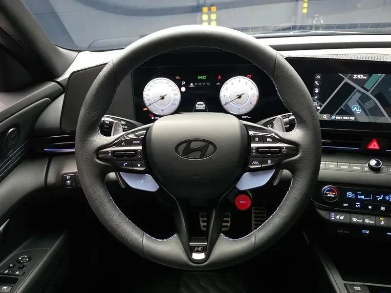 Hyundai Elantra, снимка 12 - Автомобили и джипове - 56724938