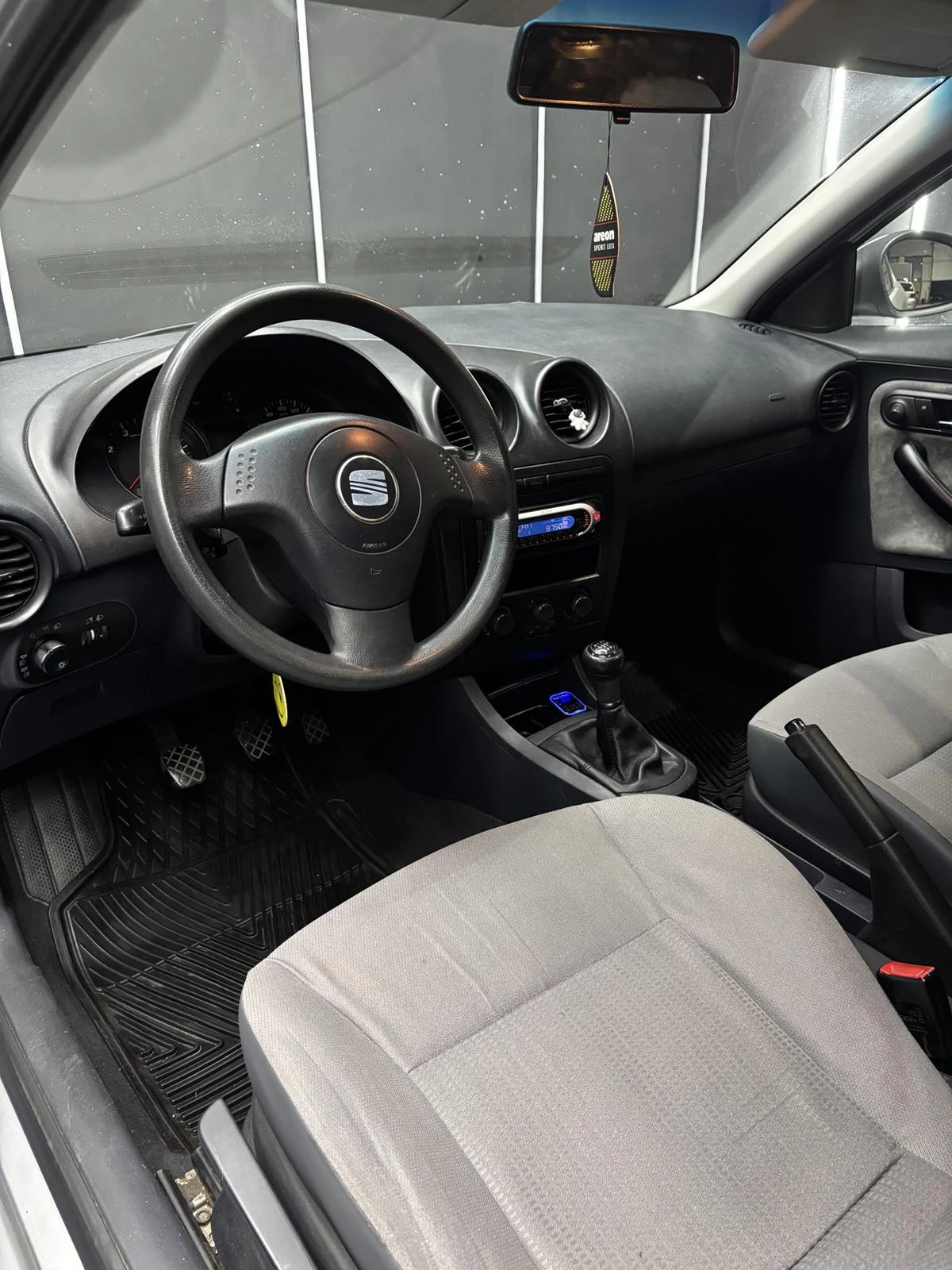 Seat Ibiza 1.2i 12v - изображение 9