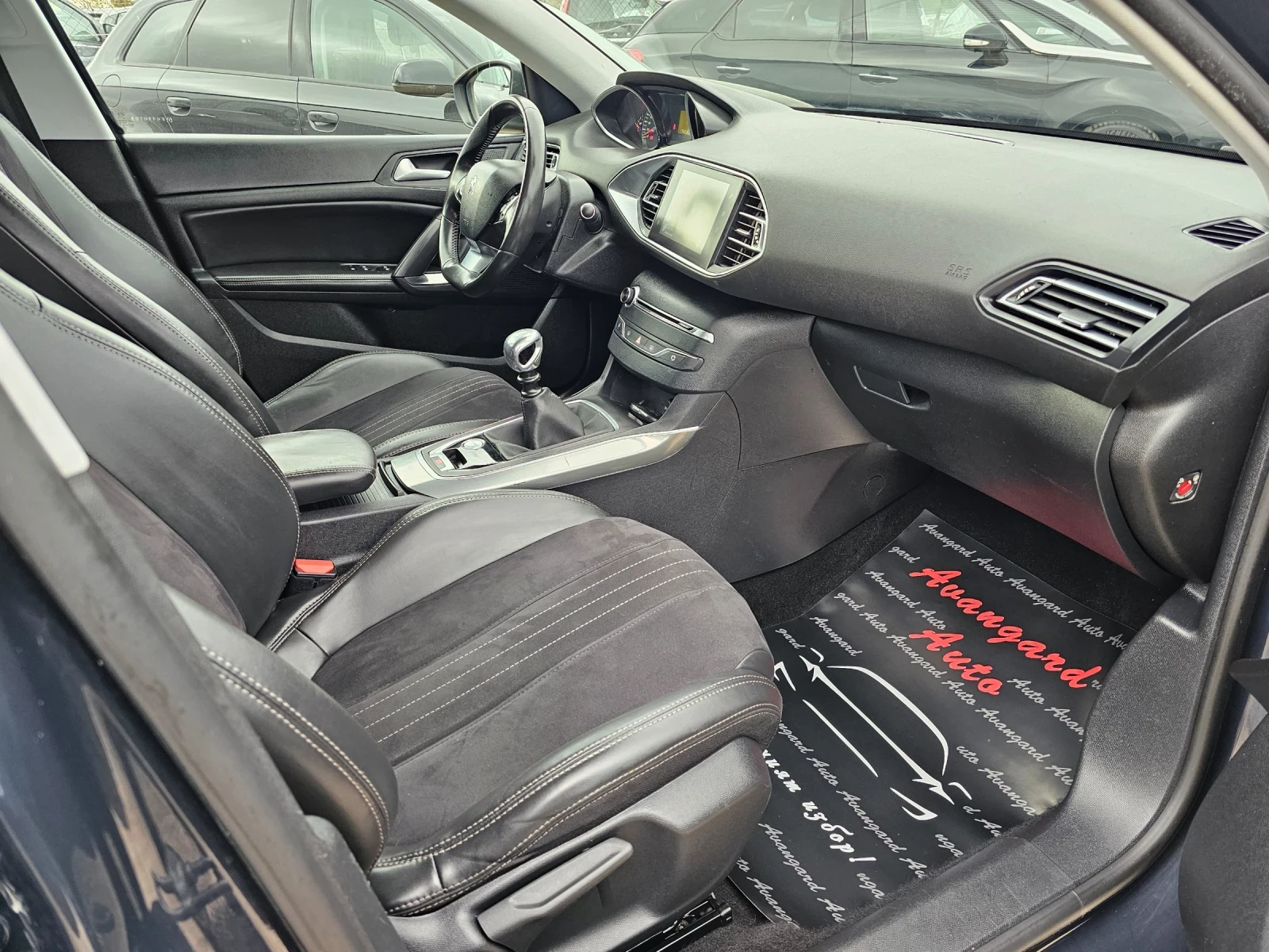 Peugeot 308 1.6HDI, 120к.с., Allure - изображение 9