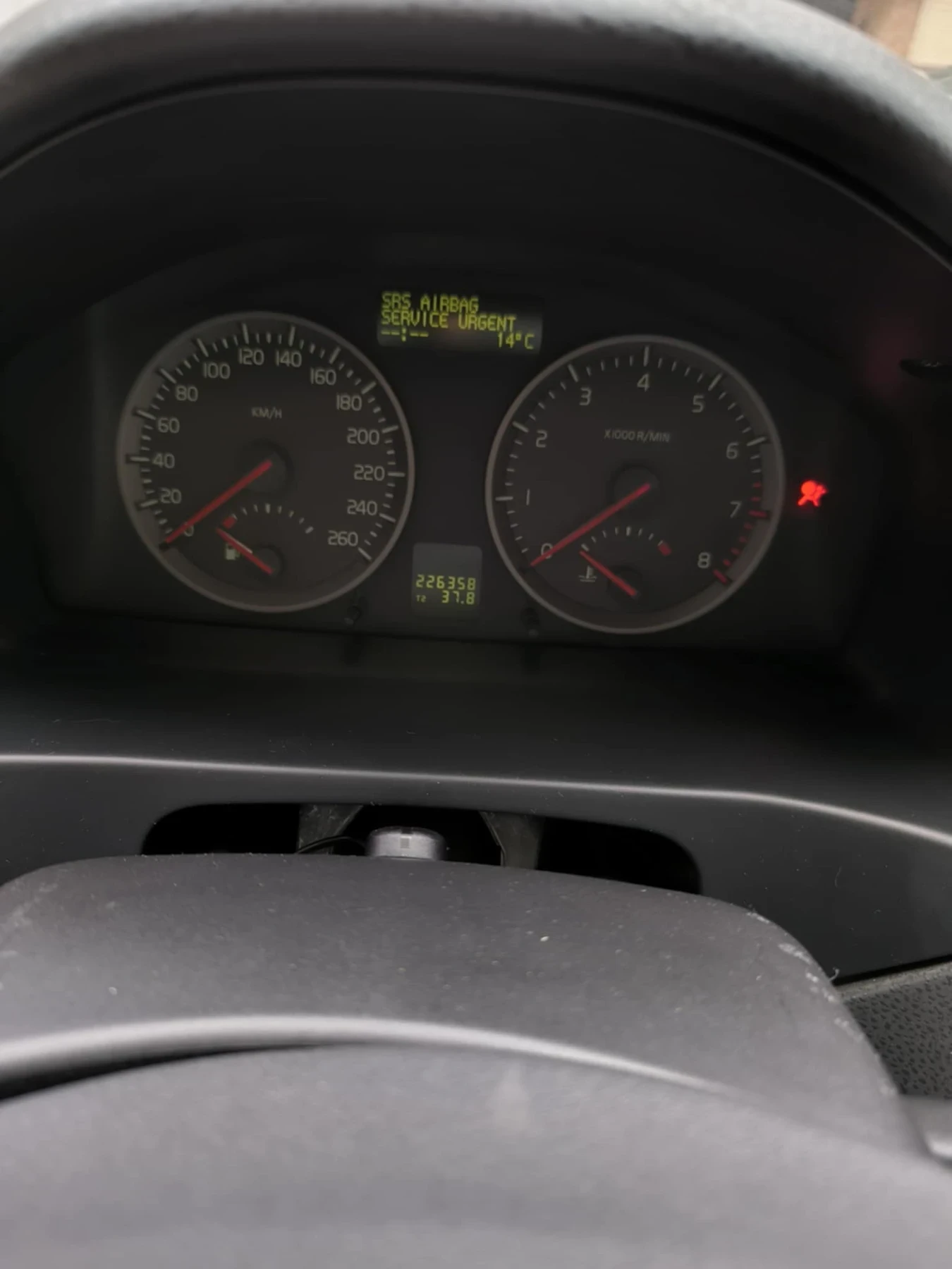 Volvo S40 2.4i - изображение 9