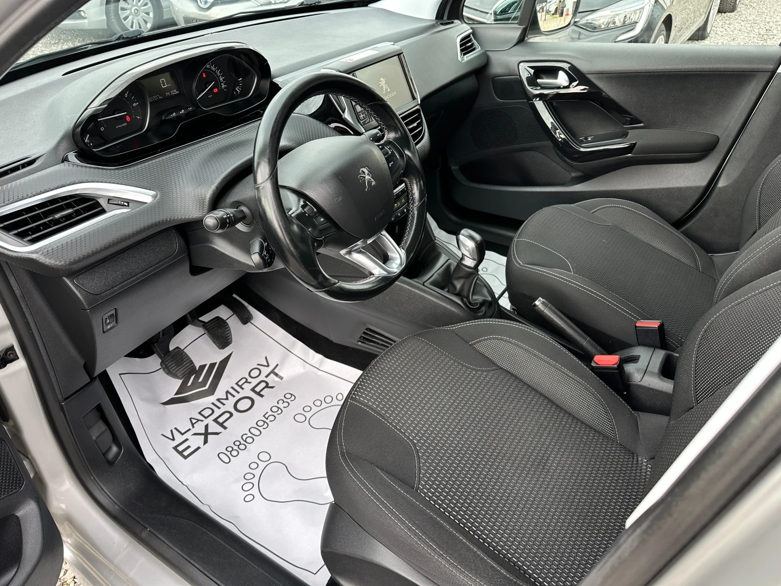 Peugeot 208 1.2i Allure E6B - изображение 6