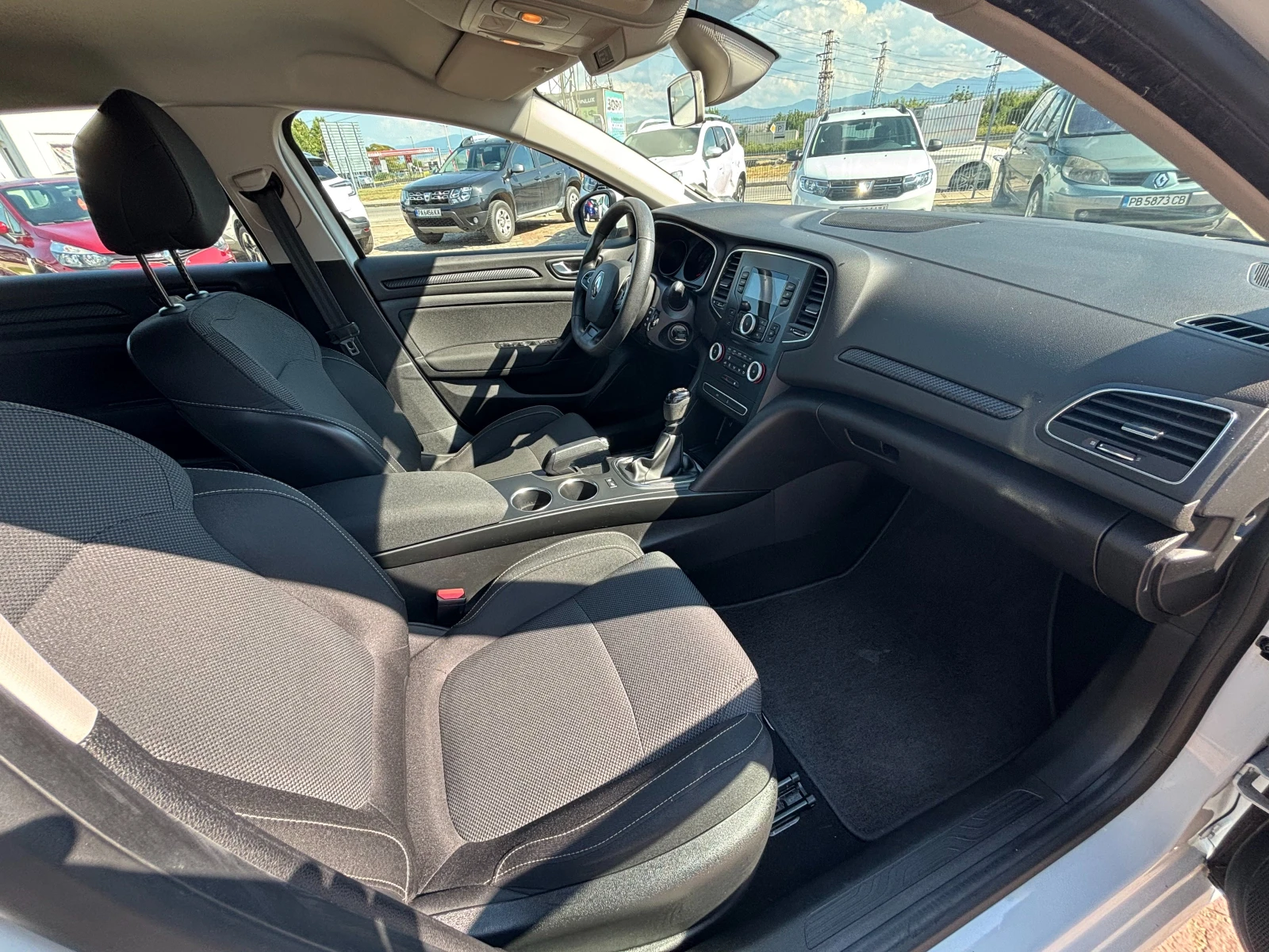 Renault Megane Sedan TCe 140  Stop&Start BVM6 | Mobile.bg   12