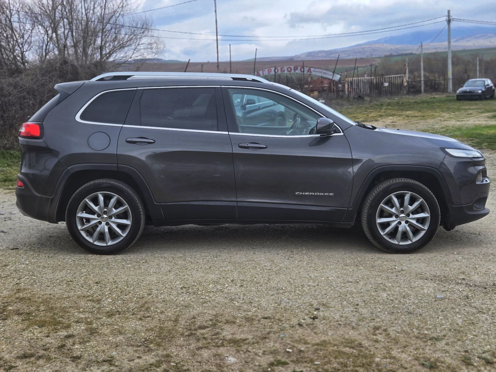 Jeep Cherokee 2.0 Multi-Jet 4x4 LIMITED FULL, снимка 8 - Автомобили и джипове - 53803342