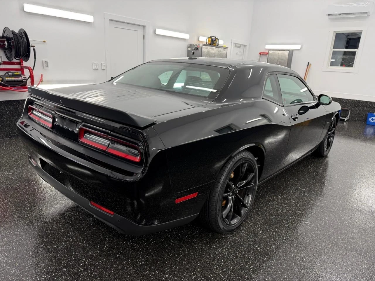 Dodge Challenger R/T* Back cam* Keyless Enter* Performance Brake Pa - изображение 4