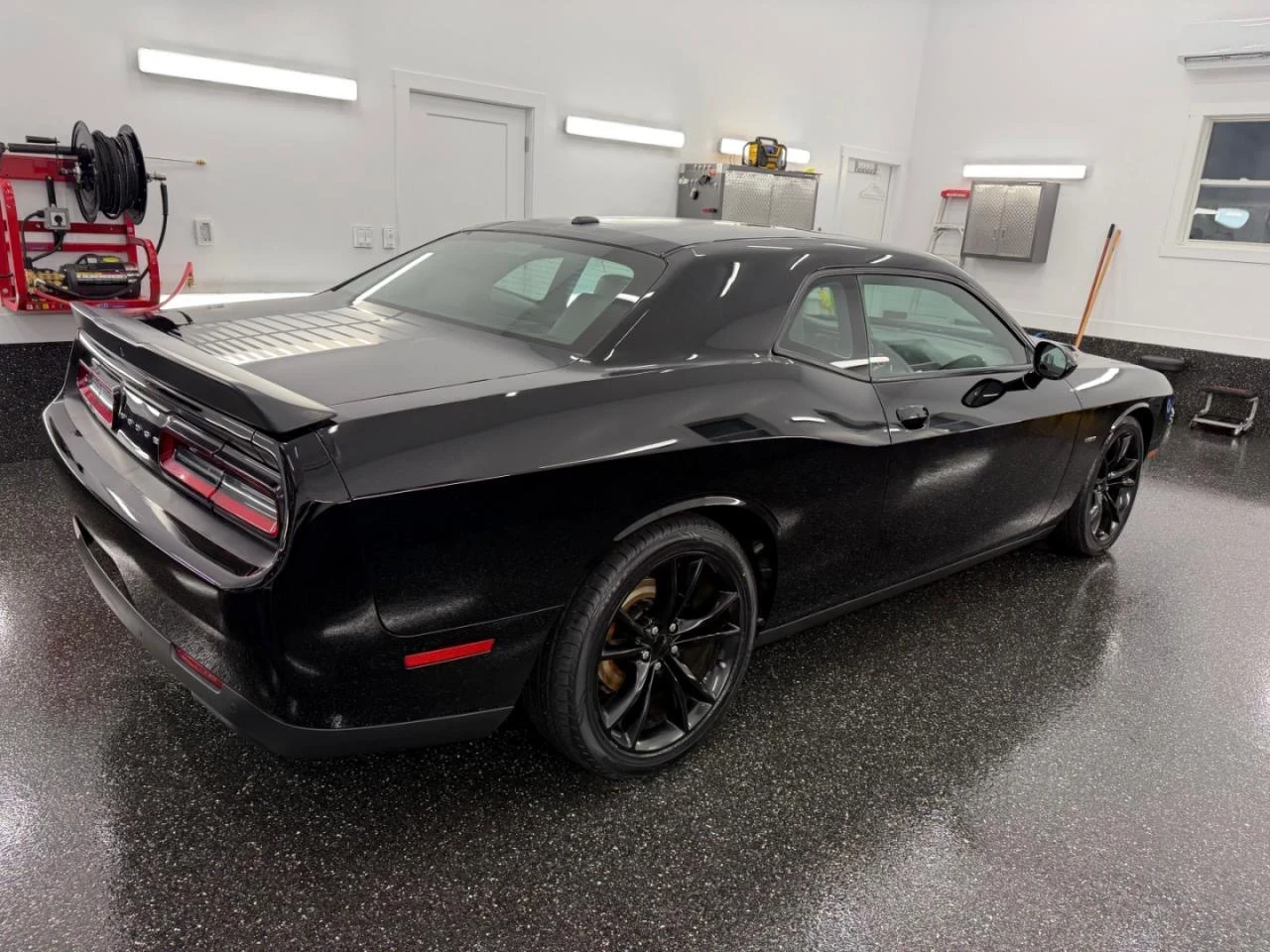 Dodge Challenger R/T* Back cam* Keyless Enter* Performance Brake Pa - изображение 6