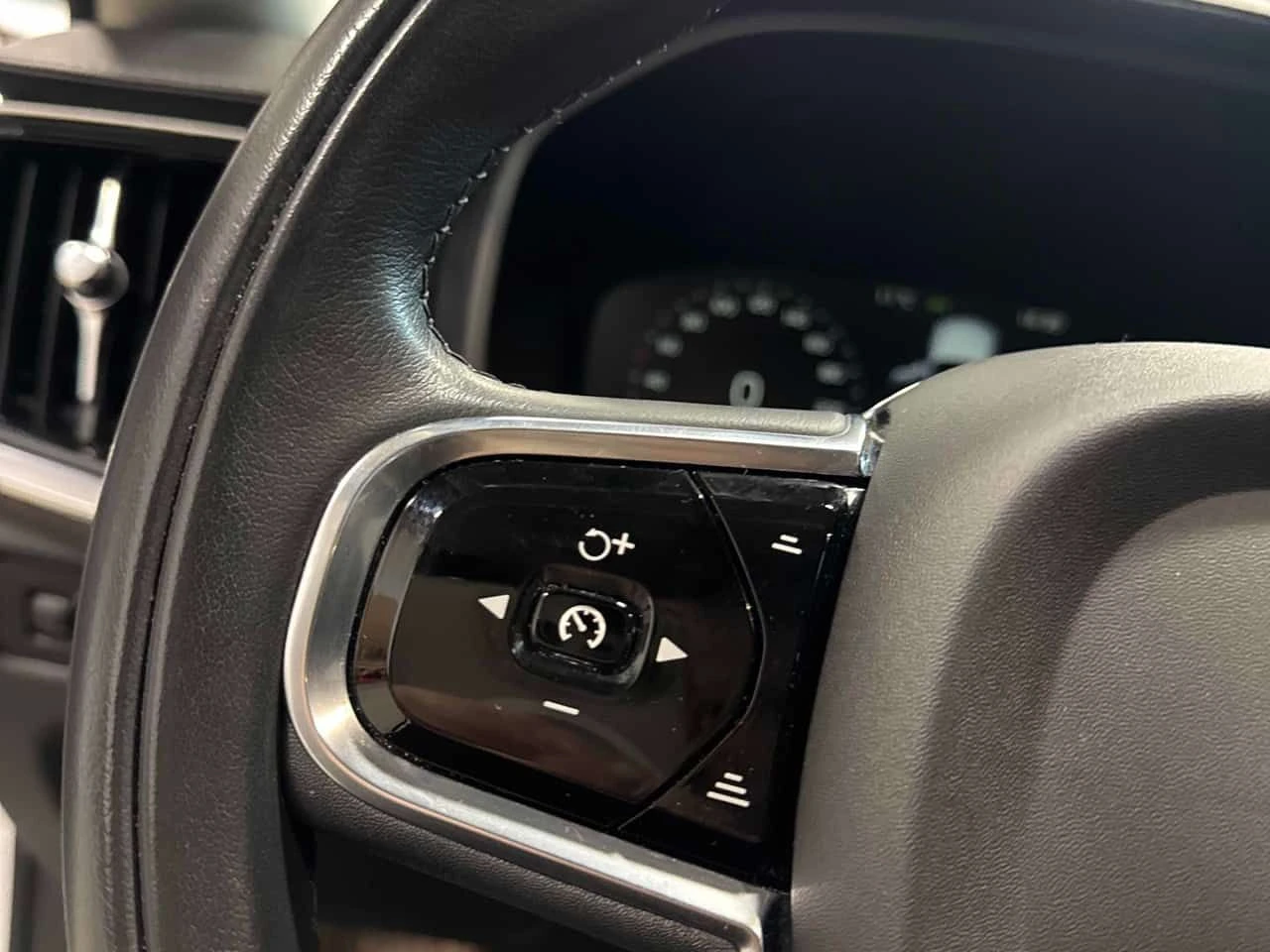 Volvo S90 * Inscription * CARFAX * BOWERS&WILKINS * �������� | Mobile.bg � ����������� 14