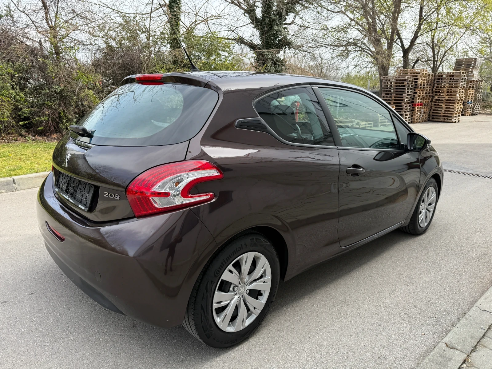 Peugeot 208 1.4i 95к.с, снимка 4 - Автомобили и джипове - 54210090